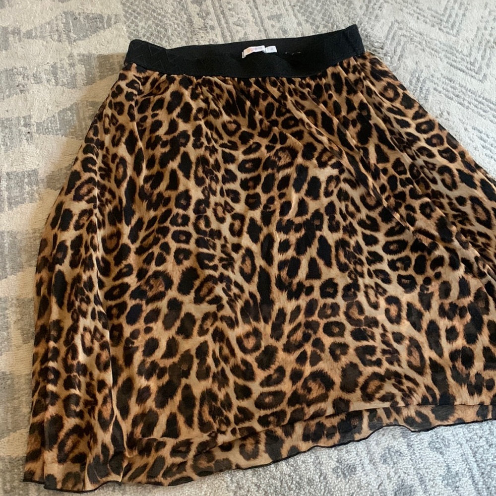 XL Lularoe leopard print Lola skirt!